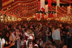 stimmung_rund_ums_zelt_und_mit_der_band_tropical_rain_10_20100919_1457423818