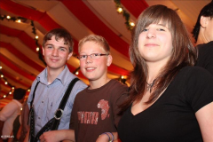 stimmung_rund_ums_zelt_und_mit_der_band_tropical_rain_14_20100919_1782155787