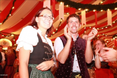 stimmung_rund_ums_zelt_und_mit_der_band_tropical_rain_16_20100919_1081370336