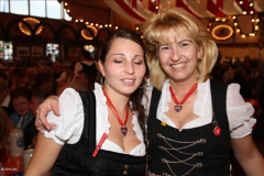 stimmung_rund_ums_zelt_und_mit_der_band_tropical_rain_17_20100919_1187028428