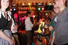 stimmung_rund_ums_zelt_und_mit_der_band_tropical_rain_17_20100919_1687687255