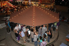 stimmung_rund_ums_zelt_und_mit_der_band_tropical_rain_17_20100919_2054360041