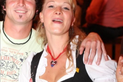 stimmung_rund_ums_zelt_und_mit_der_band_tropical_rain_1_20100919_1475335604