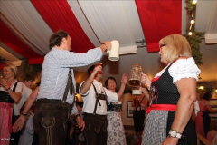 stimmung_rund_ums_zelt_und_mit_der_band_tropical_rain_23_20100919_1969151642