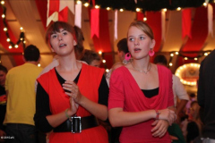 stimmung_rund_ums_zelt_und_mit_der_band_tropical_rain_24_20100919_1821553681
