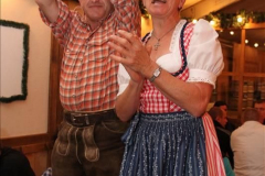 stimmung_rund_ums_zelt_und_mit_der_band_tropical_rain_24_20100919_1923156098