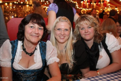 stimmung_rund_ums_zelt_und_mit_der_band_tropical_rain_25_20100919_1987124181