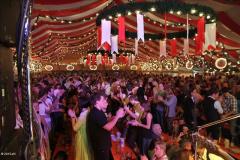 stimmung_rund_ums_zelt_und_mit_der_band_tropical_rain_26_20100919_1559039994