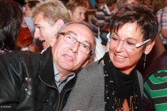 stimmung_rund_ums_zelt_und_mit_der_band_tropical_rain_28_20100919_1182287512