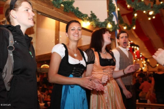 stimmung_rund_ums_zelt_und_mit_der_band_tropical_rain_4_20100919_1134793364