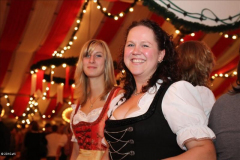 stimmung_rund_ums_zelt_und_mit_der_band_tropical_rain_5_20100919_1928315578
