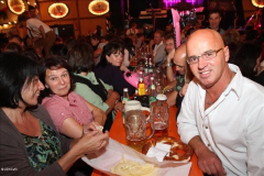stimmung_rund_ums_zelt_und_mit_der_band_tropical_rain_7_20100919_1073057858