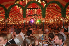 stimmung_rund_ums_zelt_und_mit_der_band_tropical_rain_8_20100919_1276942772