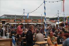 stimmung_rund_ums_zelt_und_mit_der_band_tropical_rain_8_20100919_1902684691
