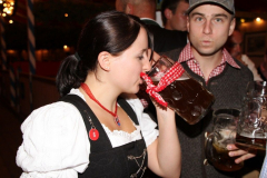 asuper_wiesn_stimmung_mit_der_rockigen_partyband_muenchner_gschichten_11_20120911_1129062987