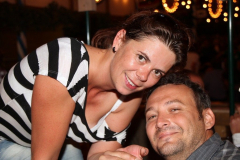asuper_wiesn_stimmung_mit_der_rockigen_partyband_muenchner_gschichten_11_20120912_1682473792
