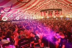 asuper_wiesn_stimmung_mit_der_rockigen_partyband_muenchner_gschichten_15_20120911_1518543039