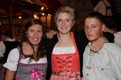 asuper_wiesn_stimmung_mit_der_rockigen_partyband_muenchner_gschichten_15_20120912_1061207127