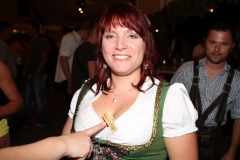 asuper_wiesn_stimmung_mit_der_rockigen_partyband_muenchner_gschichten_16_20120911_1860177223