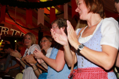 asuper_wiesn_stimmung_mit_der_rockigen_partyband_muenchner_gschichten_16_20120911_1919376080