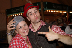 asuper_wiesn_stimmung_mit_der_rockigen_partyband_muenchner_gschichten_17_20120912_1351326578