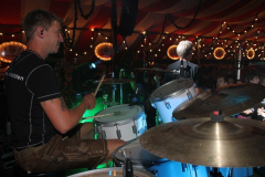 asuper_wiesn_stimmung_mit_der_rockigen_partyband_muenchner_gschichten_21_20120911_1986142219