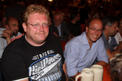 asuper_wiesn_stimmung_mit_der_rockigen_partyband_muenchner_gschichten_25_20120911_1441100665