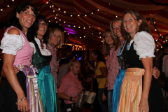 asuper_wiesn_stimmung_mit_der_rockigen_partyband_muenchner_gschichten_25_20120911_1515315548