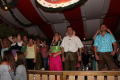 asuper_wiesn_stimmung_mit_der_rockigen_partyband_muenchner_gschichten_2_20120911_2054682473