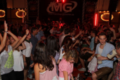 asuper_wiesn_stimmung_mit_der_rockigen_partyband_muenchner_gschichten_2_20120912_1215521812