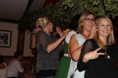 asuper_wiesn_stimmung_mit_der_rockigen_partyband_muenchner_gschichten_4_20120911_1144222519