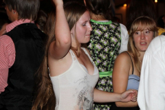 asuper_wiesn_stimmung_mit_der_rockigen_partyband_muenchner_gschichten_4_20120912_1437979649