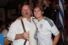 asuper_wiesn_stimmung_mit_der_rockigen_partyband_muenchner_gschichten_5_20120911_1066401703