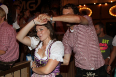 asuper_wiesn_stimmung_mit_der_rockigen_partyband_muenchner_gschichten_7_20120912_1342103840