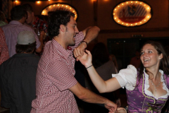 asuper_wiesn_stimmung_mit_der_rockigen_partyband_muenchner_gschichten_8_20120912_1619802088