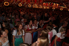 asuper_wiesn_stimmung_mit_der_rockigen_partyband_muenchner_gschichten_9_20120912_1392525416