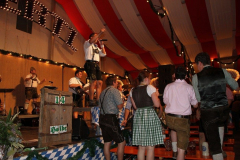 herbstfeststimmung_mit_der_bayrischen_kultkapelle_14_hoibe_15_20120912_1261878791