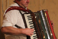 herbstfeststimmung_mit_der_bayrischen_kultkapelle_14_hoibe_15_20120912_1969283439