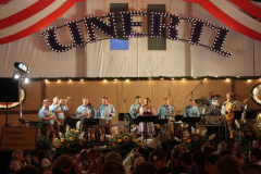 tag_der_betriebe_mit_den_pleiskirchner_musikanten_1_20120914_1955263781