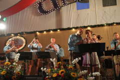 tag_der_betriebe_mit_den_pleiskirchner_musikanten_3_20120914_1016982658