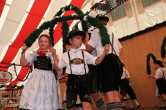 wiesennachmittag_mit_volkstanz_im_uff_10_20120909_1093549139