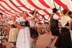wiesennachmittag_mit_volkstanz_im_uff_11_20120909_1473611641