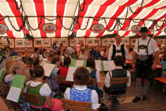 wiesennachmittag_mit_volkstanz_im_uff_12_20120909_1507542622