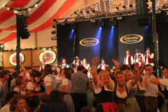 wiesn_stimmung_mit_der_oktoberfestband_simmisamma_10_20120915_1082193192