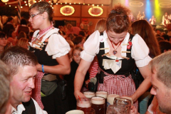 wiesn_stimmung_mit_der_oktoberfestband_simmisamma_11_20120915_1354709401