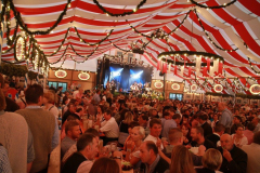 wiesn_stimmung_mit_der_oktoberfestband_simmisamma_5_20120915_1514129056