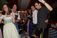 volksfeststimmung_mit_den_isartaler_hexen_20130919_1040048268