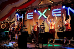 volksfeststimmung_mit_den_isartaler_hexen_20130919_1046919110