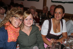 volksfeststimmung_mit_den_isartaler_hexen_20130919_1223057440