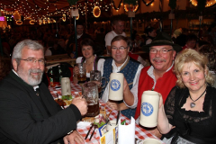 volksfeststimmung_mit_den_isartaler_hexen_20130919_1319359791